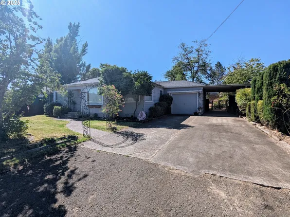 1891 Linnell Ave, Roseburg, OR 97471