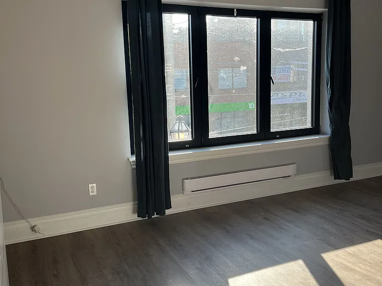 387 Roncesvalles Ave — Photo 6