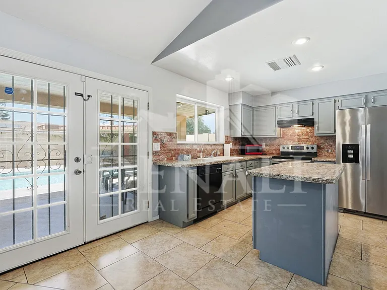 5654 W Mountain View Rd — Photo 11