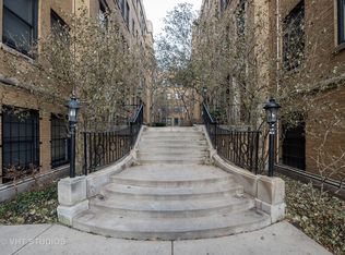 626 W Waveland Ave, Chicago, IL 60613