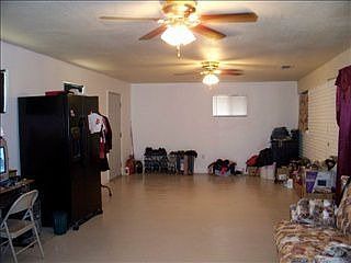 2nd image of 925 Hollyfield St