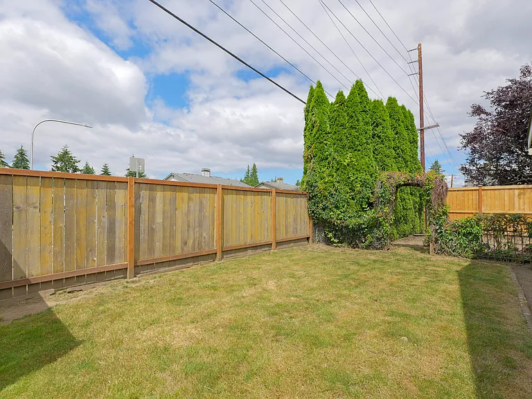 1201 35th Ct SE — Photo 17