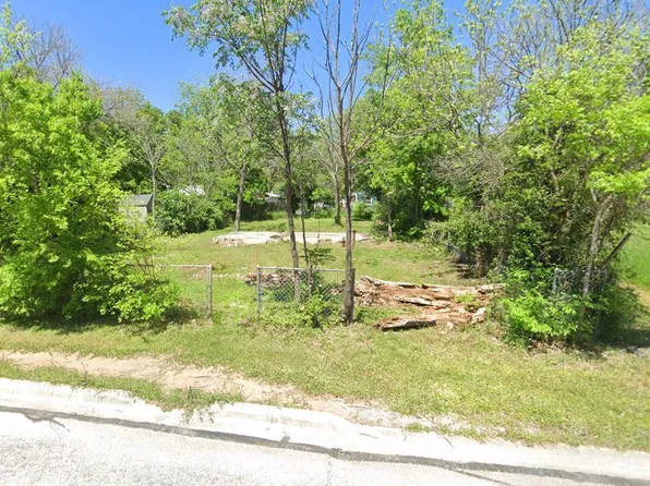 204 E Willow St, Burnet, TX 78611