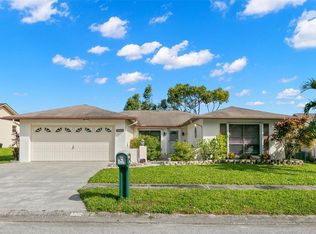8802 Martinique Ln, Port Richey, FL 34668