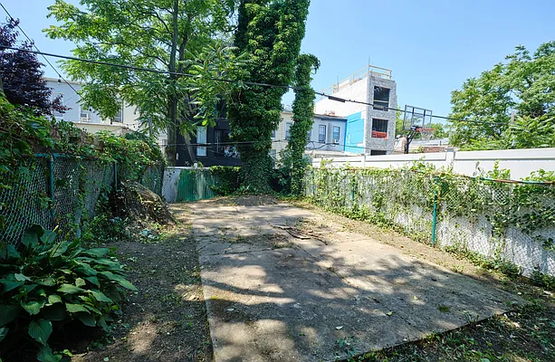 Sold by Keller Williams Realty Landmark II | media 22