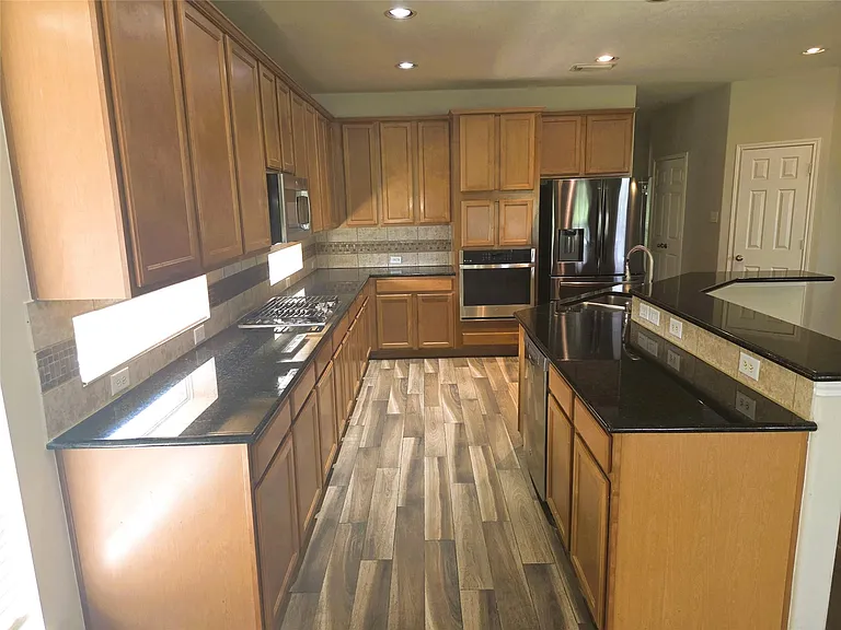 13804 Rose Bay Ct — Photo 25
