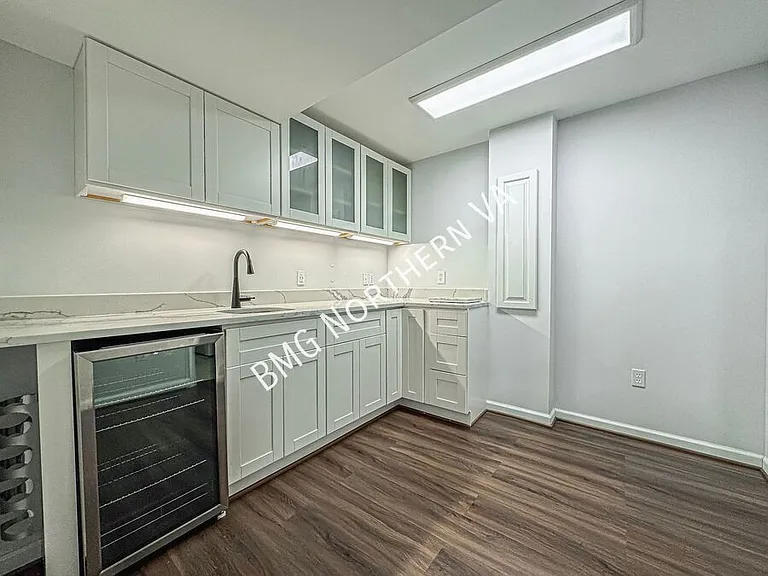 8627 Spring Creek Ct — Photo 32
