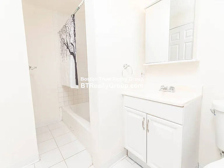 475 Dudley St #3 — Photo 7