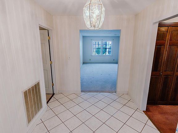 4th image of 1603 Willowbrook Dr SE