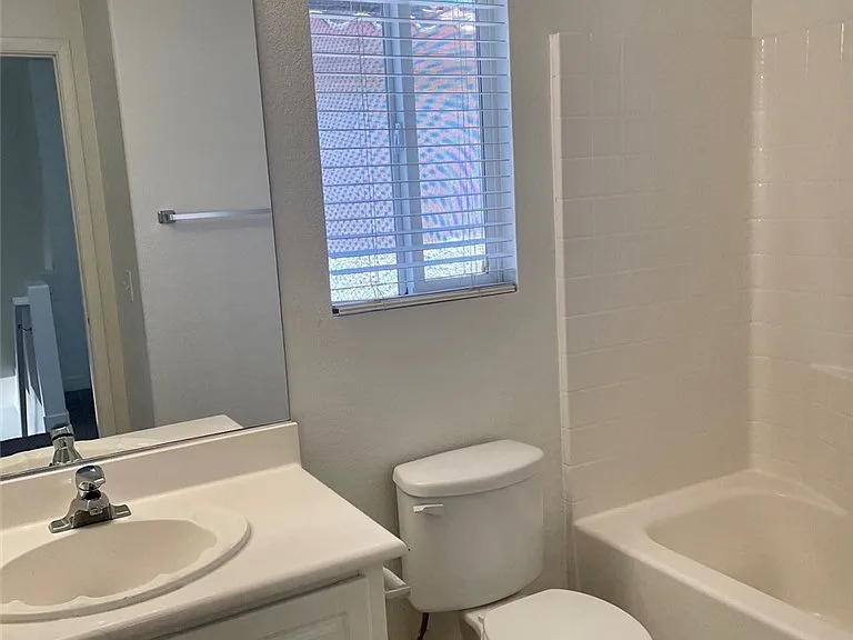 10232 Grecian Laurel Ct — Photo 11
