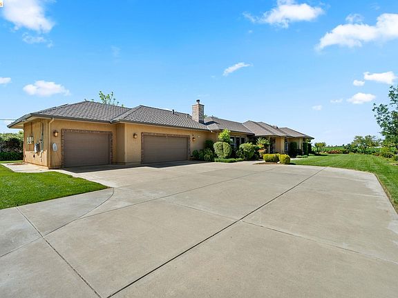 2nd image of 2445 Taylor Ln