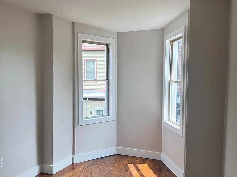 2339 E Fletcher St — Photo 9