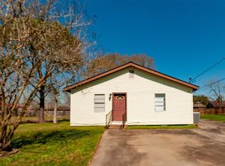1503 Avenue G, Danbury, TX 77534