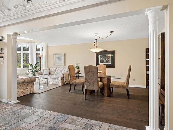 4th image of 28 Sun Valley Dr