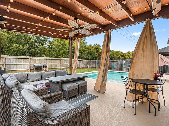 4th image of 31415 Valley Briar Way