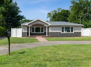 33B Belmont Ave, Plainview, NY 11803