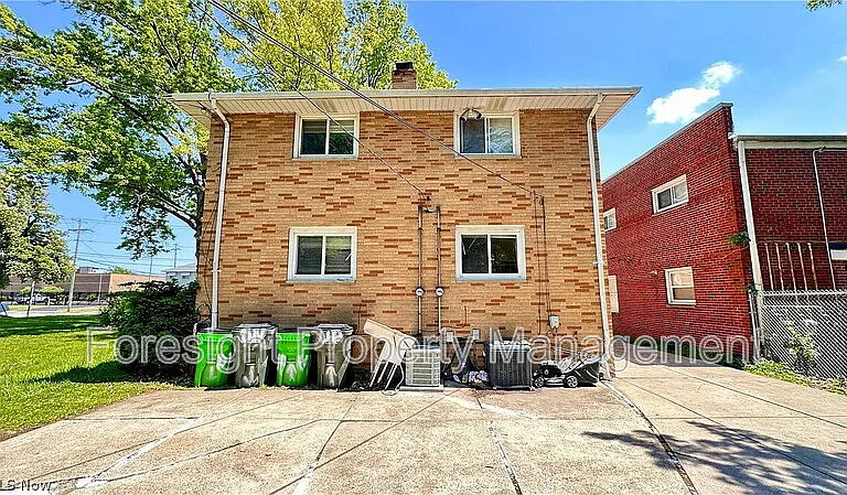 1434 E 222nd St — Photo 3