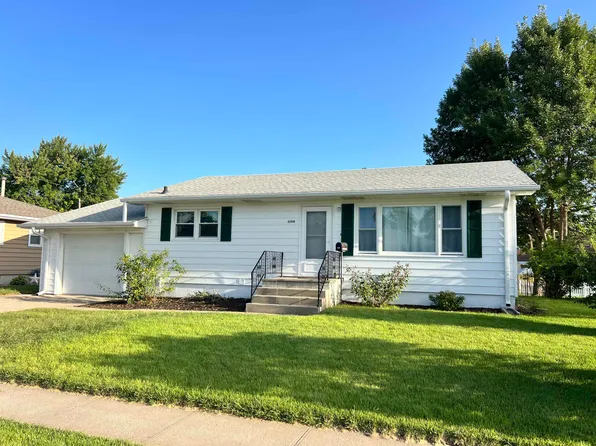 1106 Rose Ln, Norfolk, NE 68701