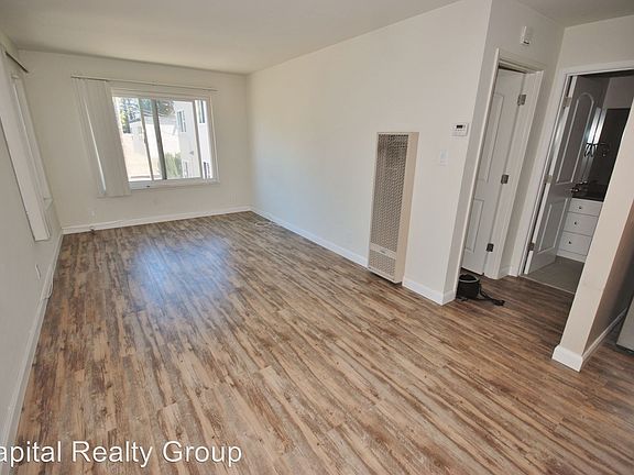 3rd image of 1120 Douglas Ave APT 4