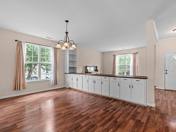 5th image of 141 Chandler Springs Dr