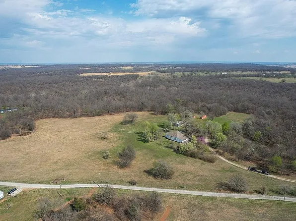 26555 E 295th Rd, Big Cabin, OK 74332