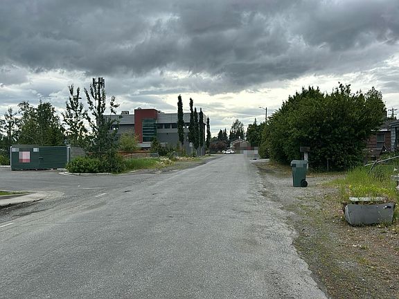 4th image of 1403 W 34th Ave