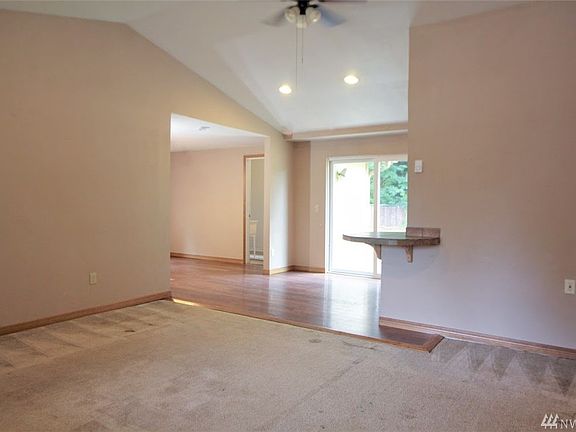 5th image of 7409 Tsuga Ct SW