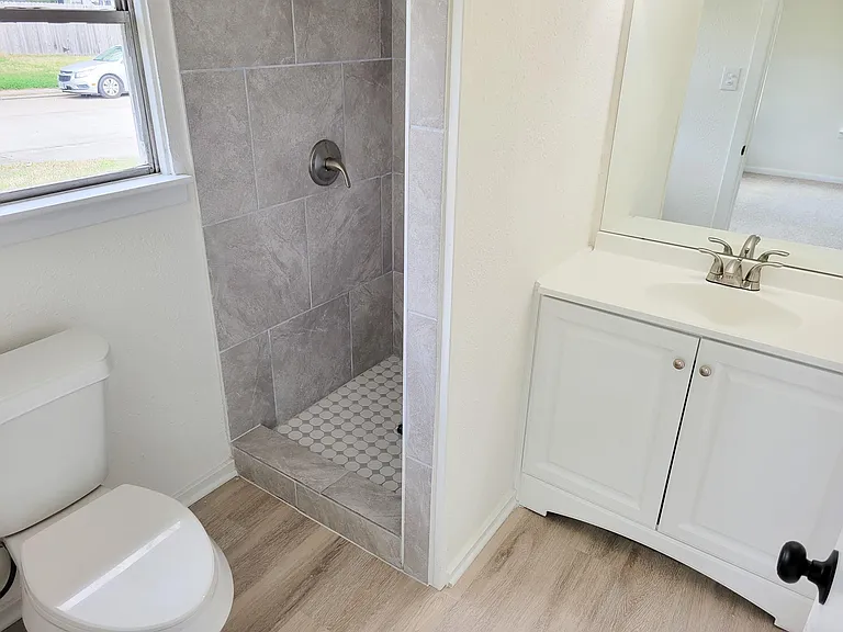 301 Cypress St — Photo 32