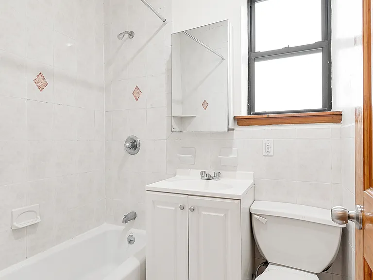 312 W 48th St #3 — Photo 12