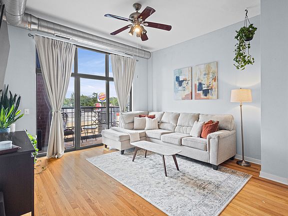 3rd image of 4011 N Francisco Ave Unit 205