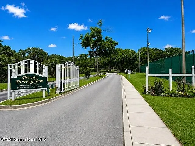 760 Wintergreen Ln — Photo 44