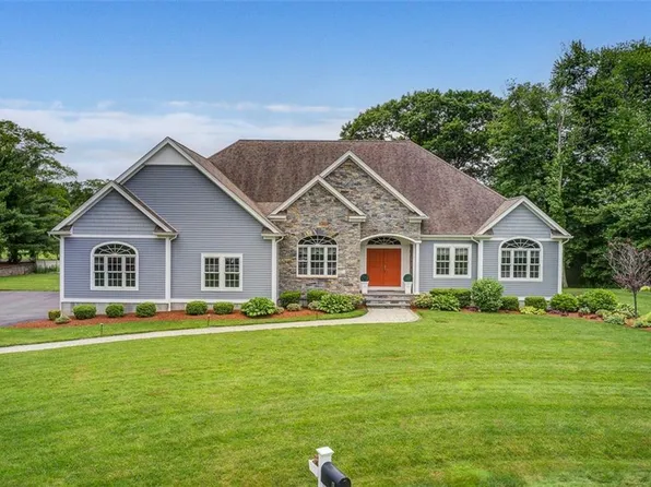 6 Kenwood Ct, Seekonk, MA 02771