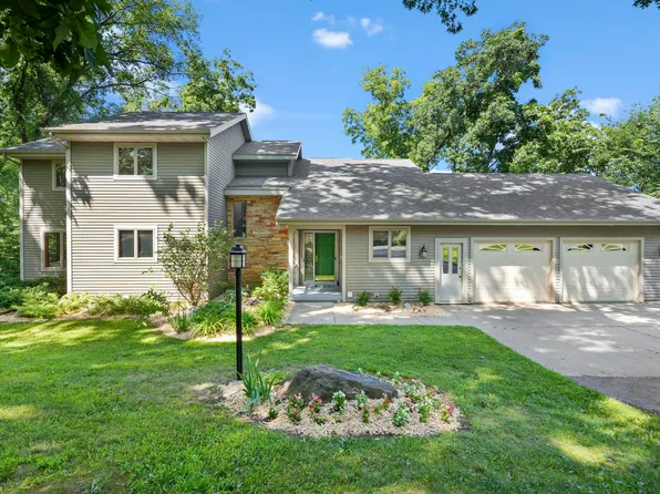 S7667 High Point Dr, Merrimac, WI 53561