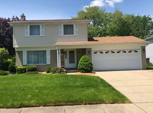 42737 Wilmington Dr, Sterling Heights, MI 48313