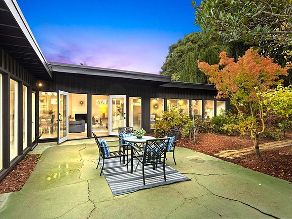3rd image of 2396 Glen Way