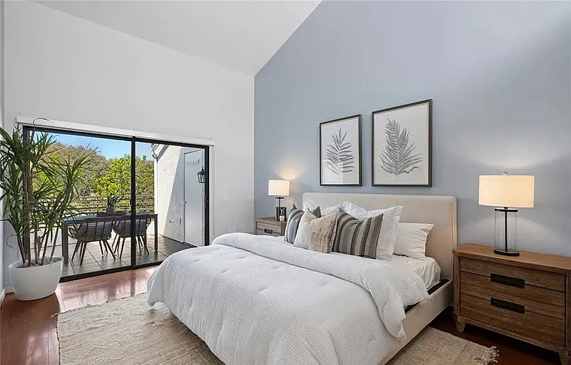 1 bed, 1.0 bath, 975 sqft, $3,750 — Photo 3