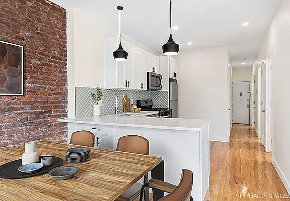 4th image of 1021 8th Ave #2L