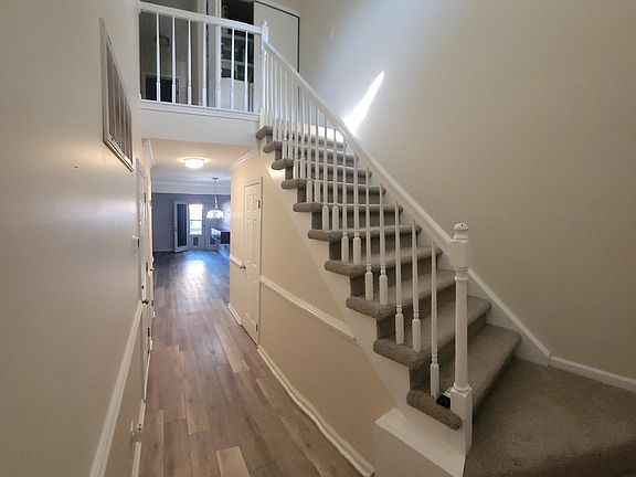 5th image of 961 Wildwood Square Ct