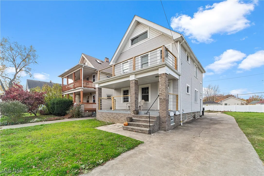 3720 W 104th St photo 1
