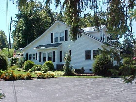 1st image of 102 Hemlock St