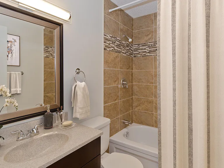47 Glamis Dr SW — Photo 4