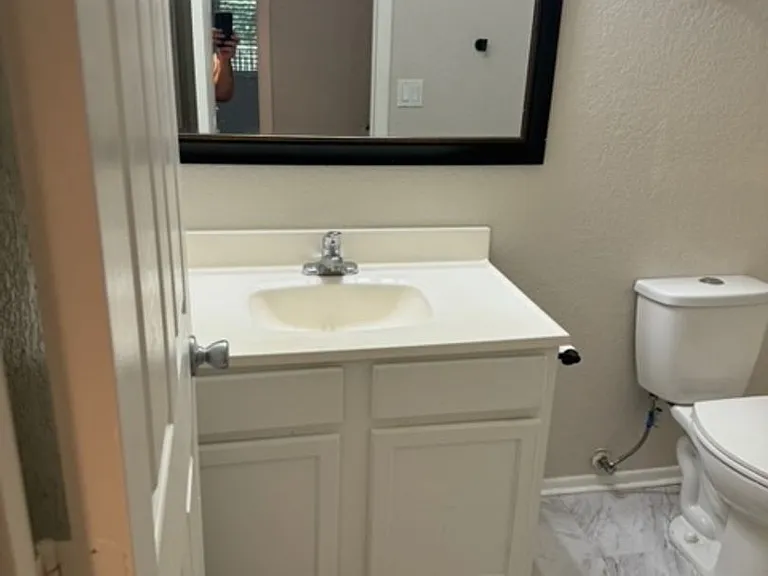 1336 E Mountain View Rd #202 — Photo 4