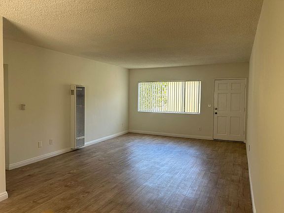 2nd image of 5130 Yarmouth Ave #34
