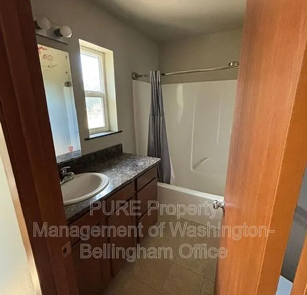1980 Somerset St #104 — Photo 5