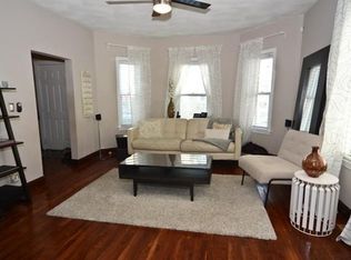 125 Pleasant St, Lowell, MA 01852