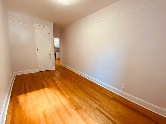 Rented by Metropolis Real Estate of Manhattan | media 18