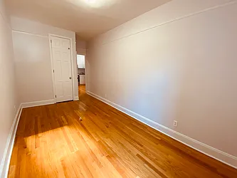 Rented by Metropolis Real Estate of Manhattan