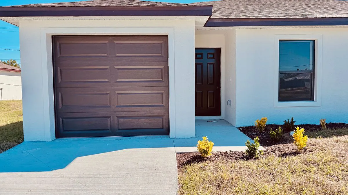 3 bed, 2.0 bath, 1250 sqft, $1,750 — Photo 1