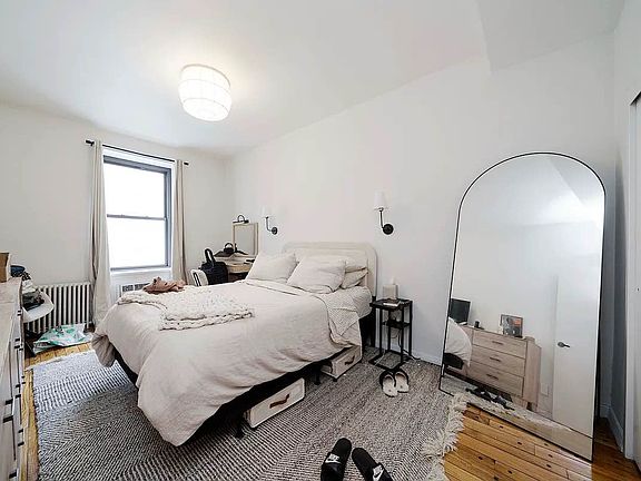 4th image of 400 W 25th St APT 4c