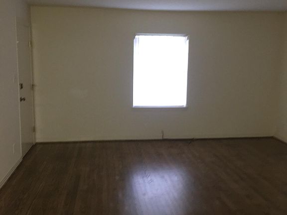 3rd image of 1502 Driscoll St APT 2